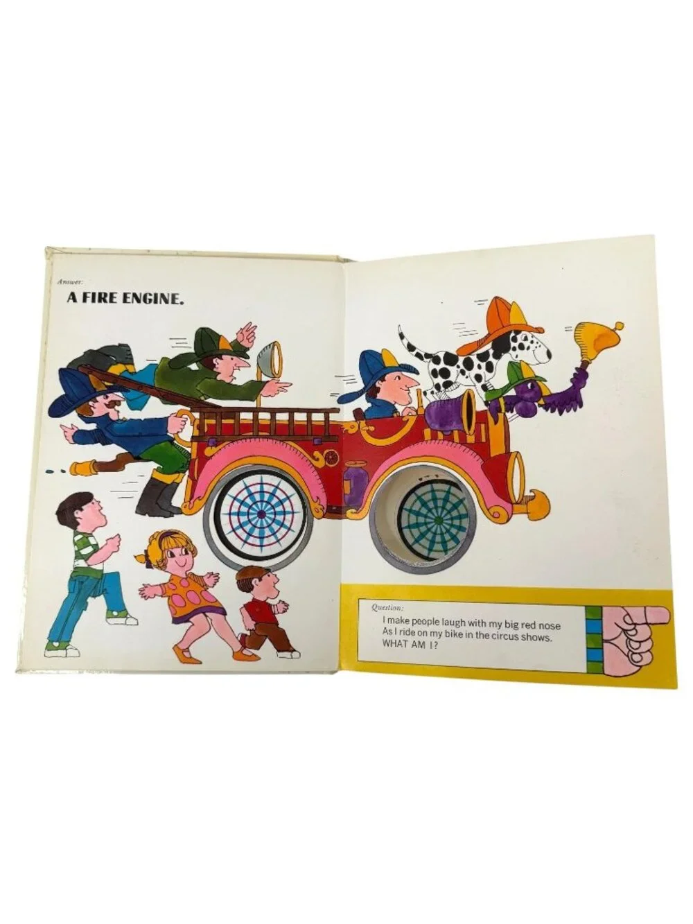 What Am‎ I? A Magic Motion Book By Random House Hardcover Childrens Riddles